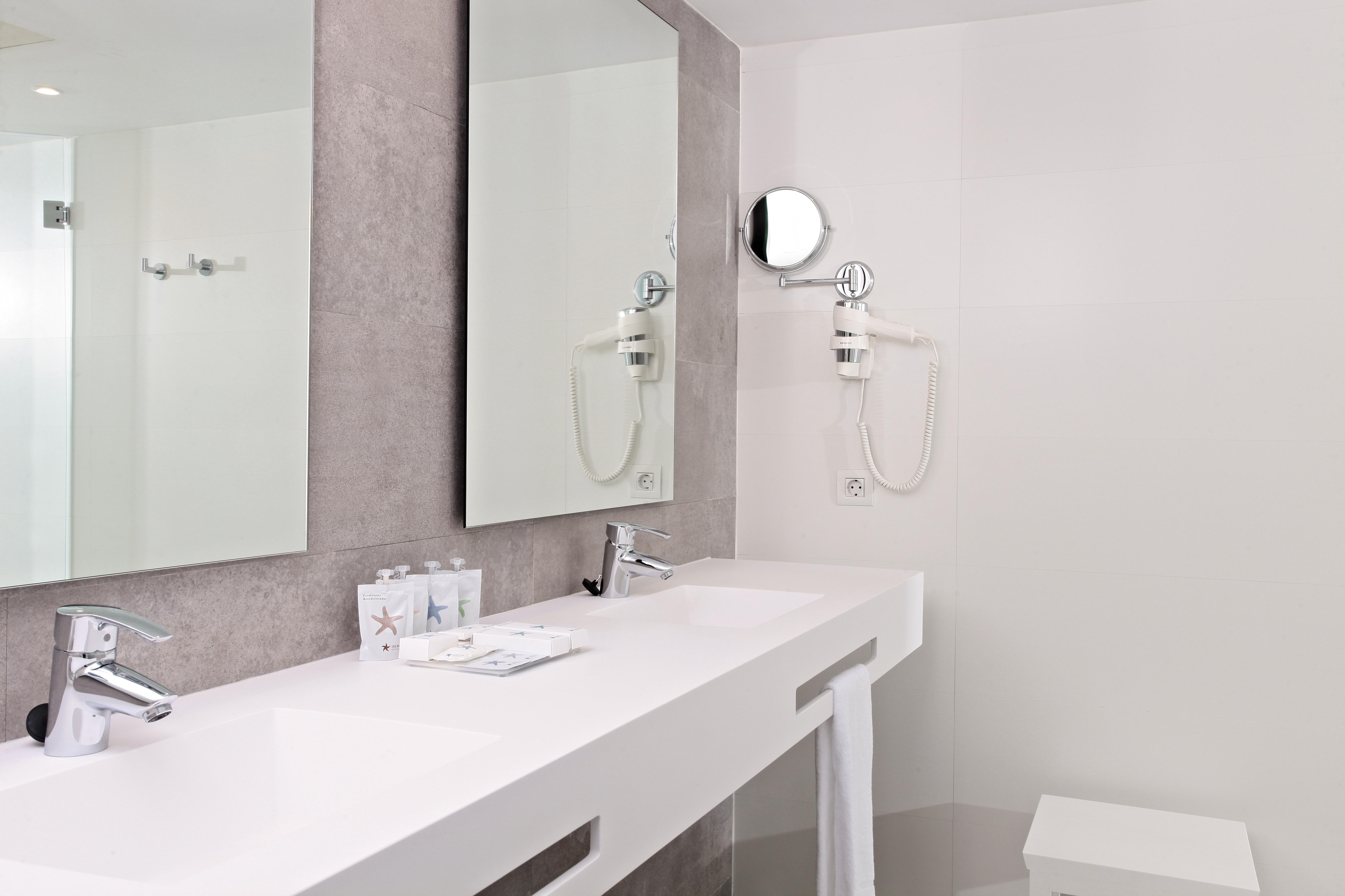 Hotel Iberostar Waves Cala Millor - Adults Only Esterno foto