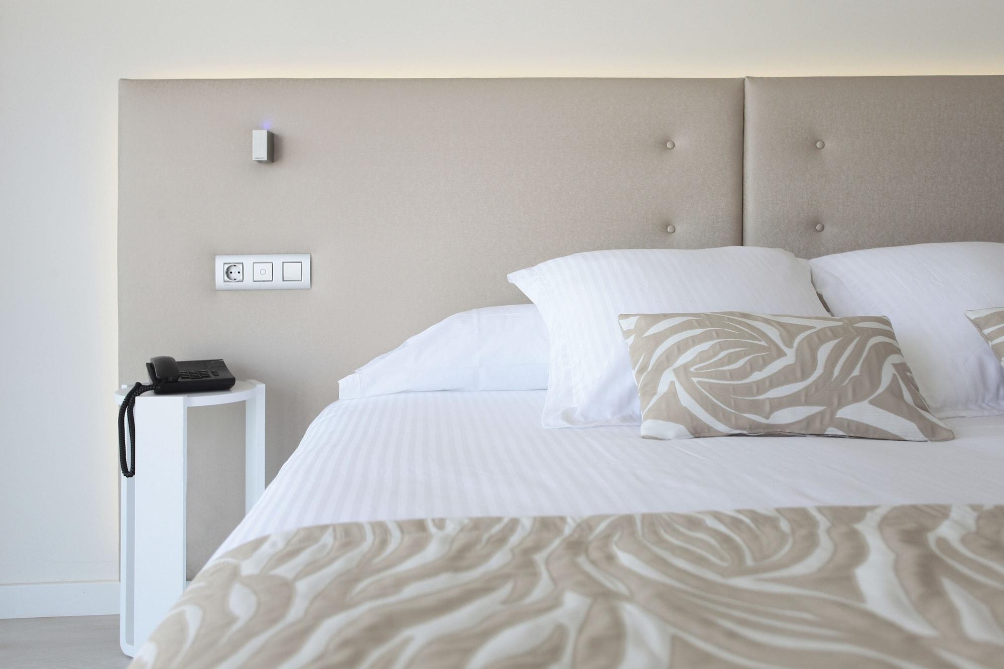 Hotel Iberostar Waves Cala Millor - Adults Only Esterno foto